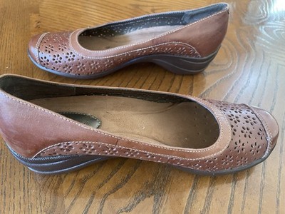 Ladies 8M Brown Leather Laser Cut Hush puppies  Slip Ons 