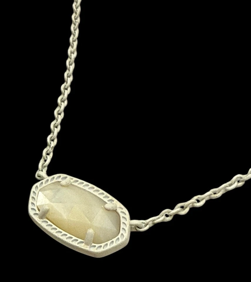Collar Colgante Kendra Scott Elisa MOP Blanco LEER Foto 3 de 4