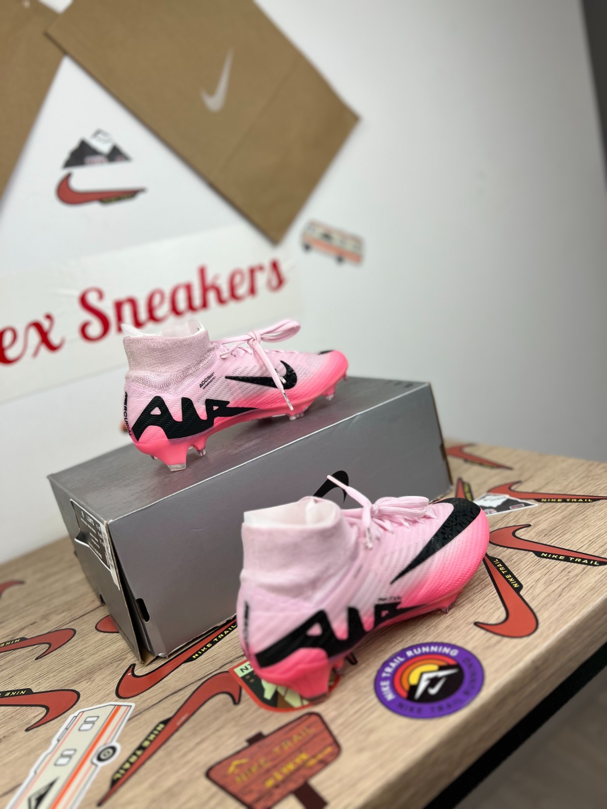 Chaussures de football Nike Zoom avec amorti dynamique et technologie Flyknit taille 36
