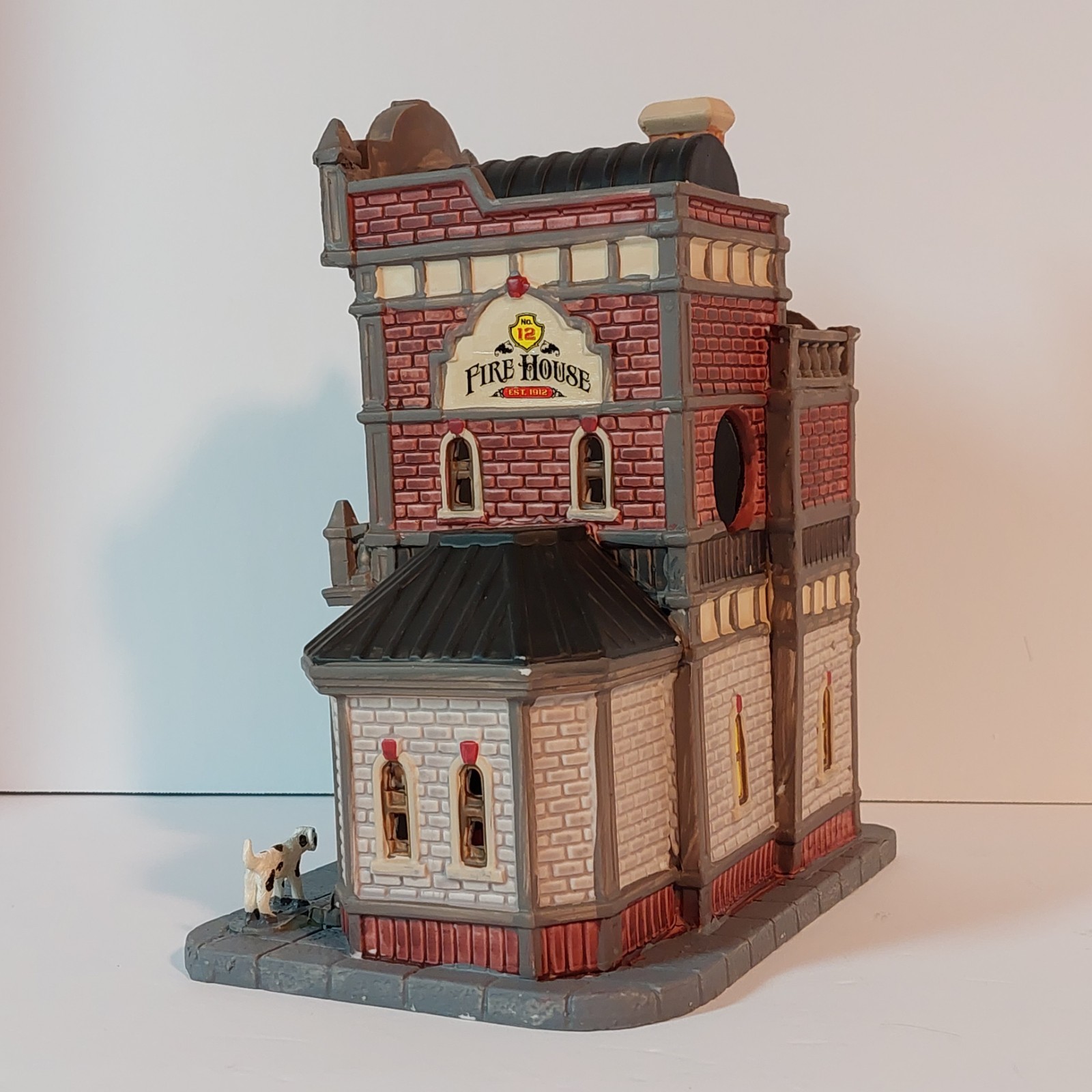 Lemax Fire House No. 12 Christmas Village Building Lighted House 