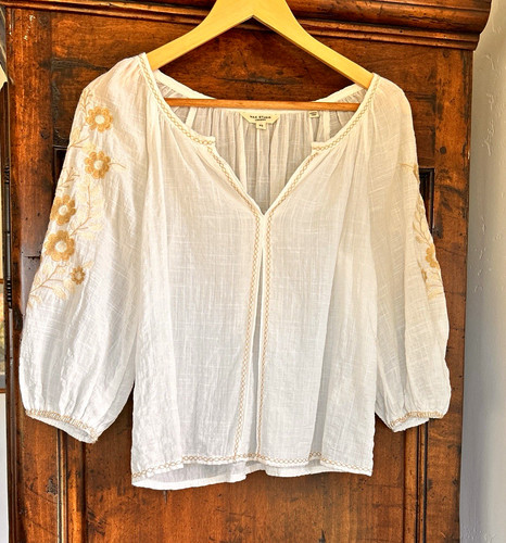 Max Studio London Women’s XS White Gauze Embroidered Peasant V-Neck Puff 3/4