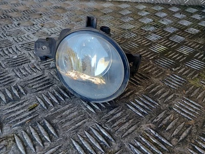 Feu Phare Antibrouillard avant gauche - RENAULT CLIO III (3) - Réf : 8200002469 - Photo 1/4