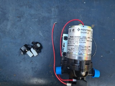 Pentair Shurflo 30psi Wasserpumpe. 2095-403-143. 30psi 10,6 lpm. Neu unbenutzt.