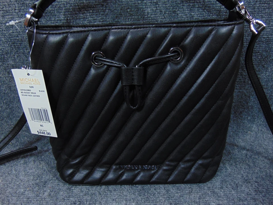 Bolso Michael Kors Suri mediano para mujer negro acolchado imitación cuero cartera Foto 2 de 4