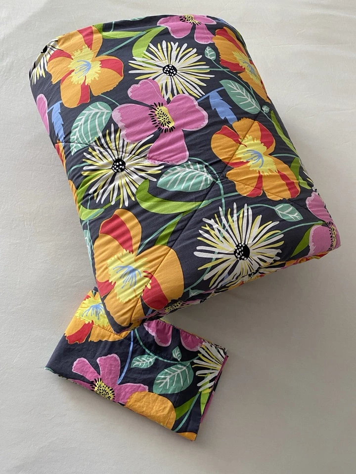 КОМПЛЕКТ двустороннего одеяла Vera Bradley Twin XL/T + стандартные притворные джазовые цветы - Изображение 2 из 4