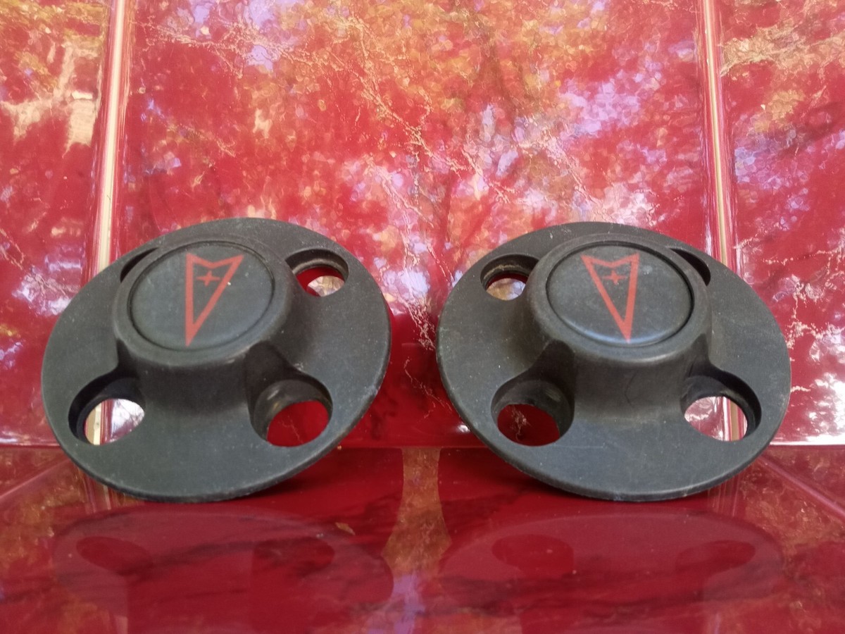 mtnyです。 1992-1993 Pontiac LeMans Set Of (2) Center Cap GM Factory