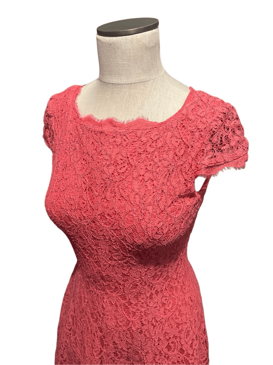 Adrianna Papell Coral Lace Overlay Cocktail Dress Knee Length Cap Sleeves  Size 4