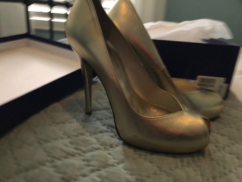 Stuart Weitzman “VICTORIA” Peep Toe METALIC GOLD Calfskin Platform Pump Size 7.5 - Picture 5 of 6