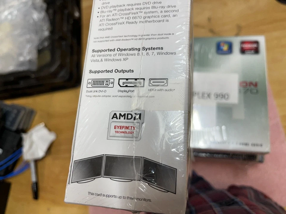 VisionTek - AMD Radeon HD 6670 1GB GDDR5 PCI Express 2.1 Graphics Card - Image 4 of 4