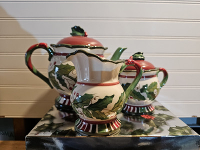 Hobby Lobby 2011 Holly Tea Set Of 3