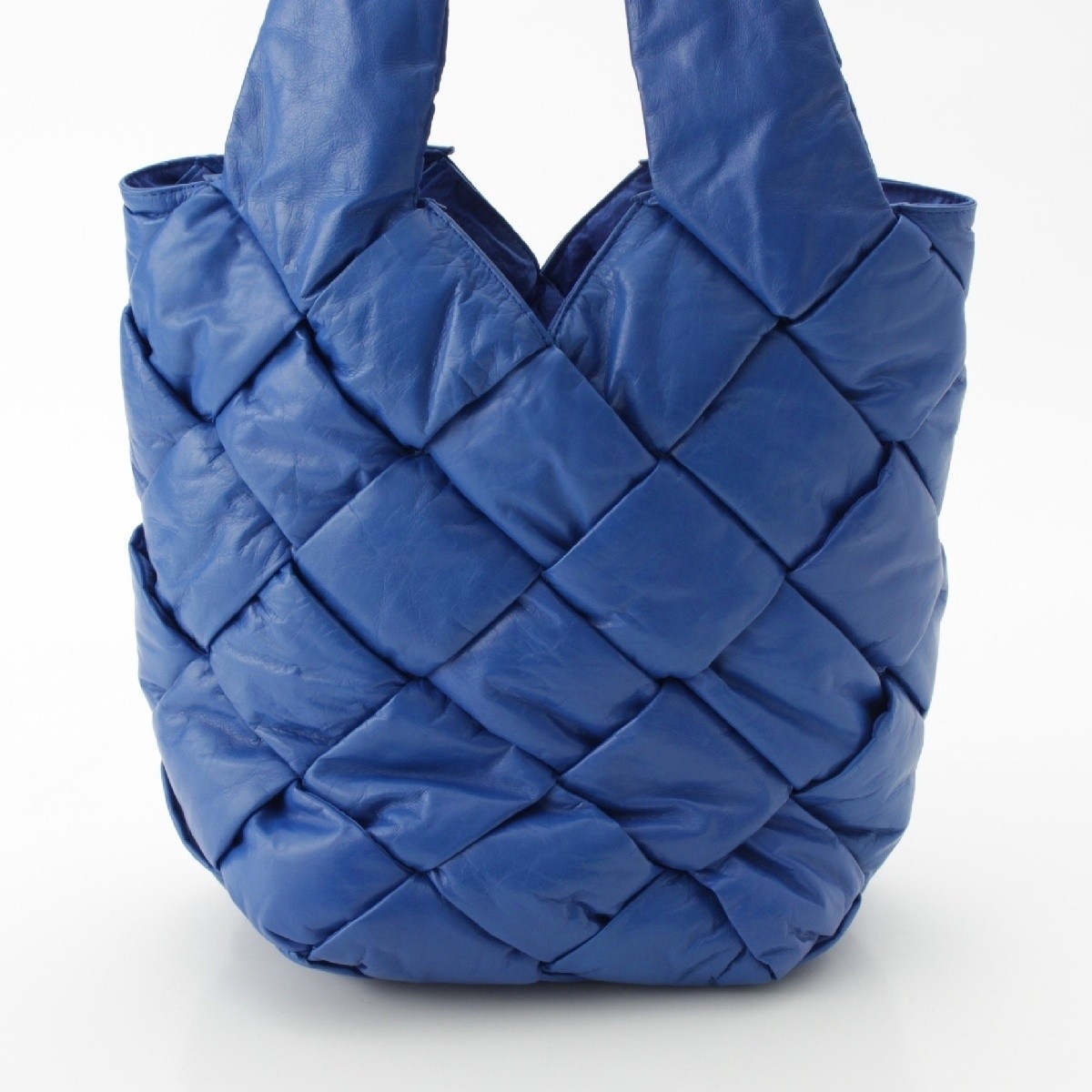 Bottega Veneta Cassette Maxi Intrecciato Leather Tote Bag Blue 36x31in Used thumbnail 4