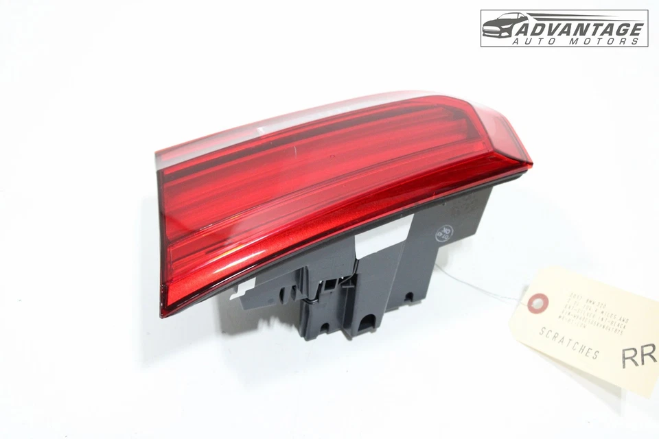 BMW 320I XDRIVE 2016-2018 LUZ TRASERA INTERIOR TRASERA LED OEM Foto 4 de 4