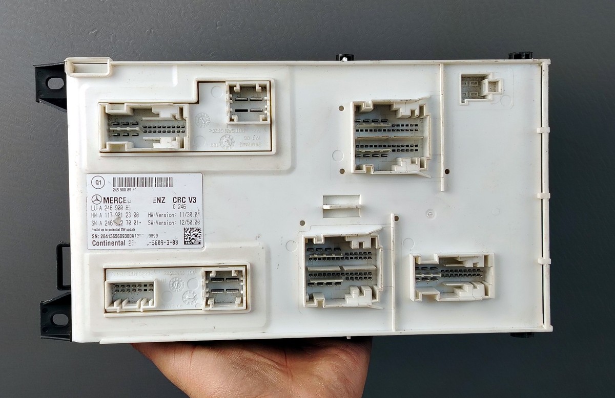 Mercedes-Benz A W176 1.8 A-200 CD IPDM BCM FUSE BOX CONTROL MODULE