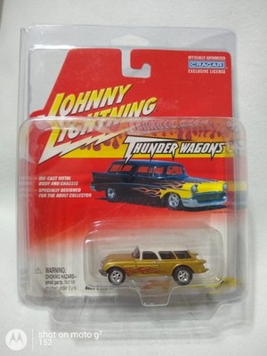 1954 Corvette Nomad Johnny Lightning Thunder Wagons 1:64 Gold W Red Flames PP