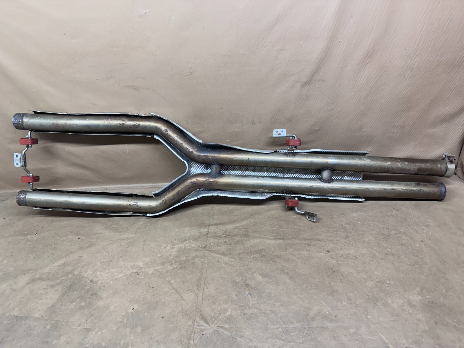 2021 2022 2023 2024 ASTON MARTIN DBX EXHAUST MUFFLER CENTER Dual OEM Take-Off