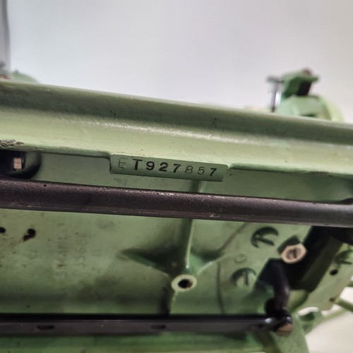 Singer 185J Sewing Machine Canada 1962 Mint Green w/ Cover WORKS needs belt - Picture 6 of 21