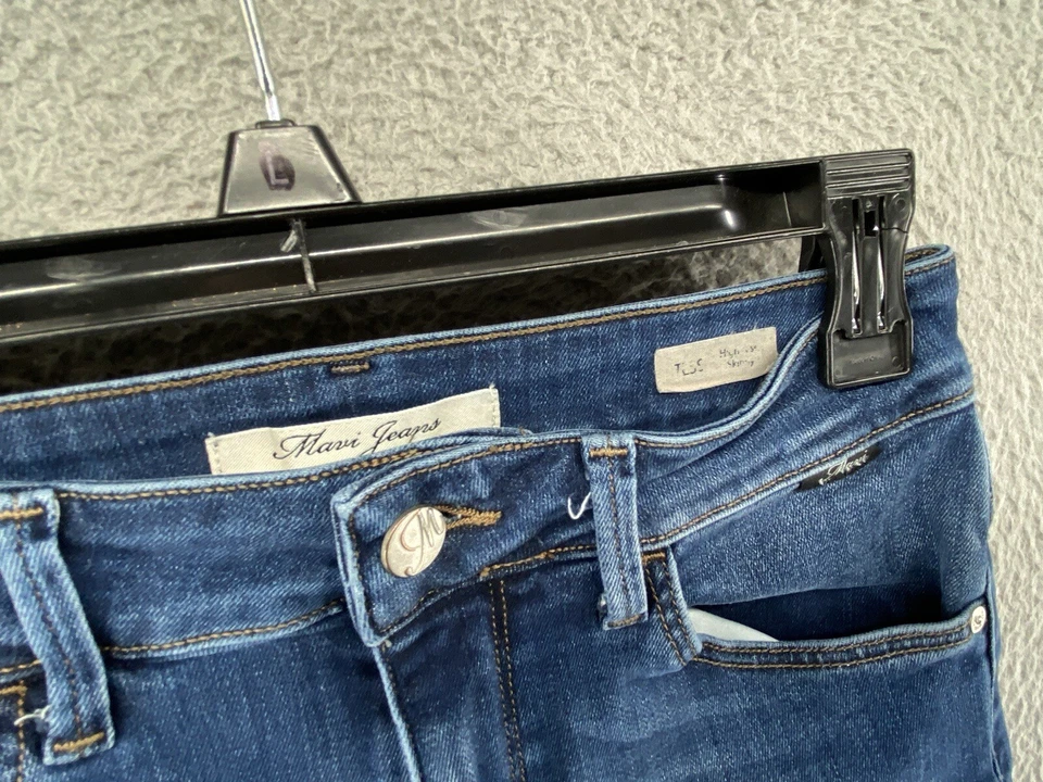 Jeans Mavi para mujer Alissa tiro alto ajustados lavado oscuro etiqueta talla 27/27 elásticos Foto 4 de 4