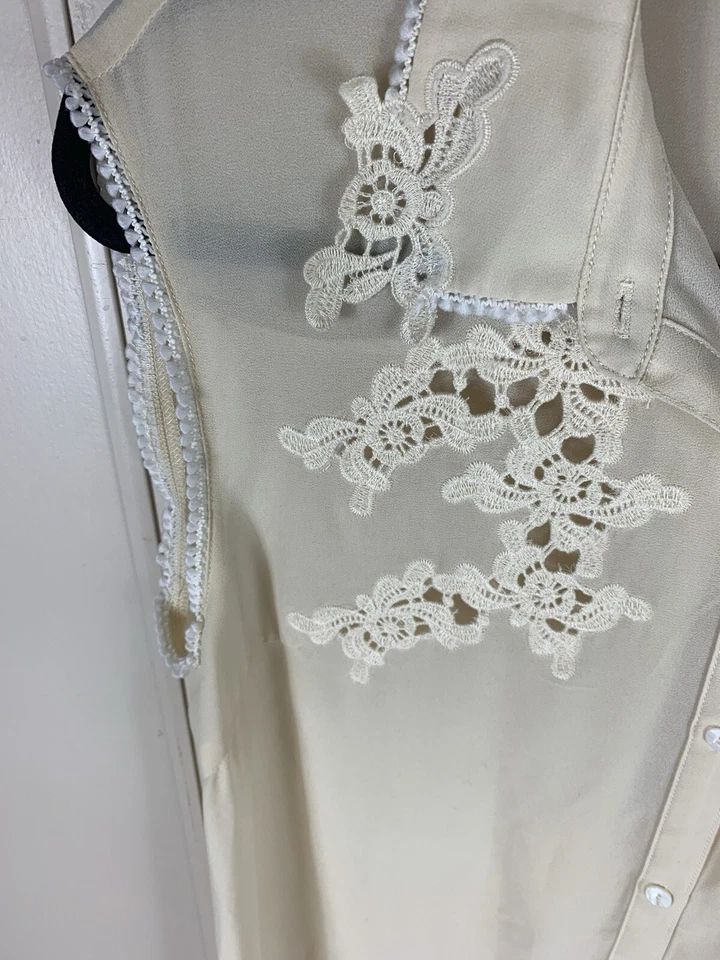 Top transparente para mujer Mystree marfil de encaje recortado sin mangas con botones delanteros talla M Foto 2 de 4
