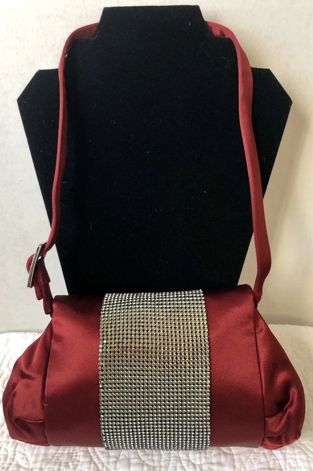 Bolsa de noite Swarovski cetim borgonha enfeite de cristal Swarovski Paris FLAW - Imagem 3 de 4