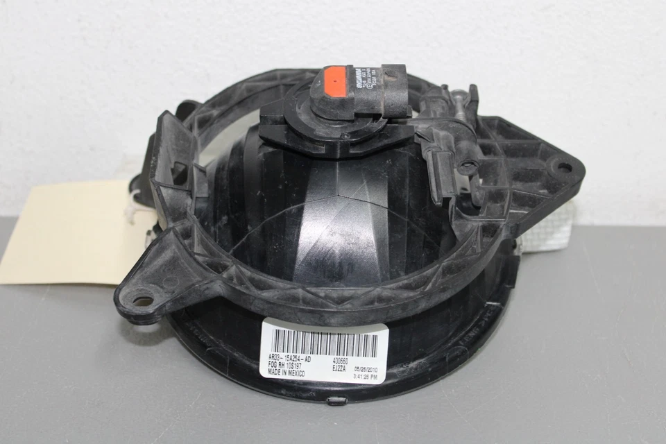 Ford Mustang GT 2010 2011 2012 luz antiniebla lateral derecha Foto 4 de 4