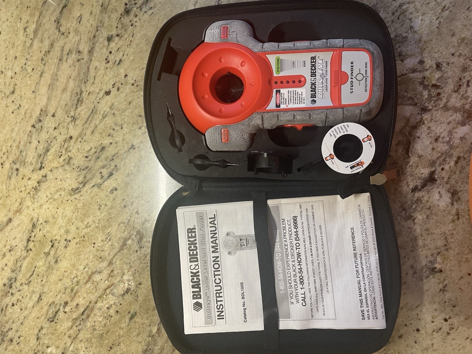 Black & Decker Bulls Eye Lazer Level and Stud Finder Sensor BDL100S