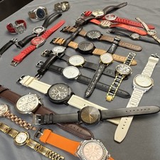 F3 25 WATCHES VINTAGE MODERN WITH NEW BATTERIES ASSORTED BULK LOT
