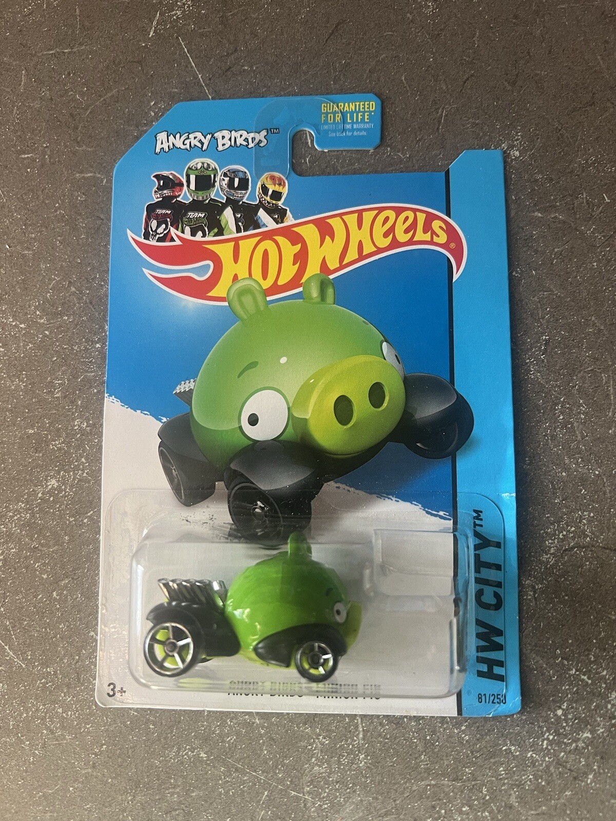 Hot Wheels ANGRY BIRDS Minion Pig - 2014 #81/250 - Tooned Series - Green