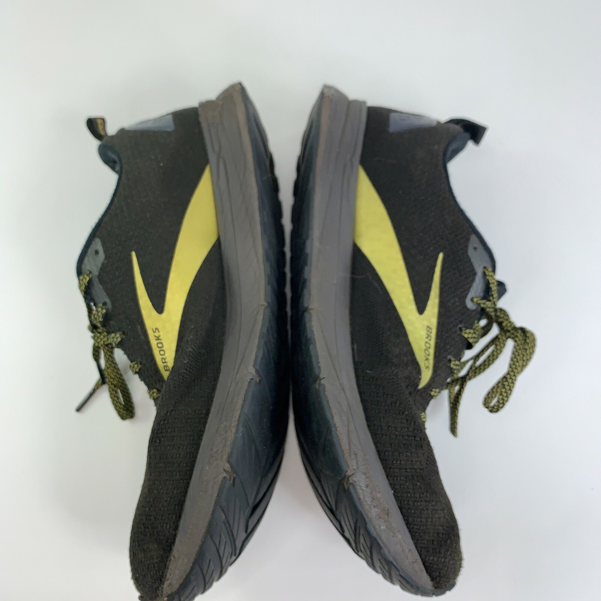 BROOKS MENS REVEL 4 110347 1D 063 CUSHION RUNNING SHOES BLACK/WHITE SIZE 10 BROOK MENS REVEL 4 CUSHION RUNNING SHOES BLACK/WHITE SIZE 10 main image 2