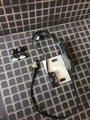 Keyence LV-S62 + LV-11SAP Sensor Head Retroreflective Measuring Amplifier Light Button