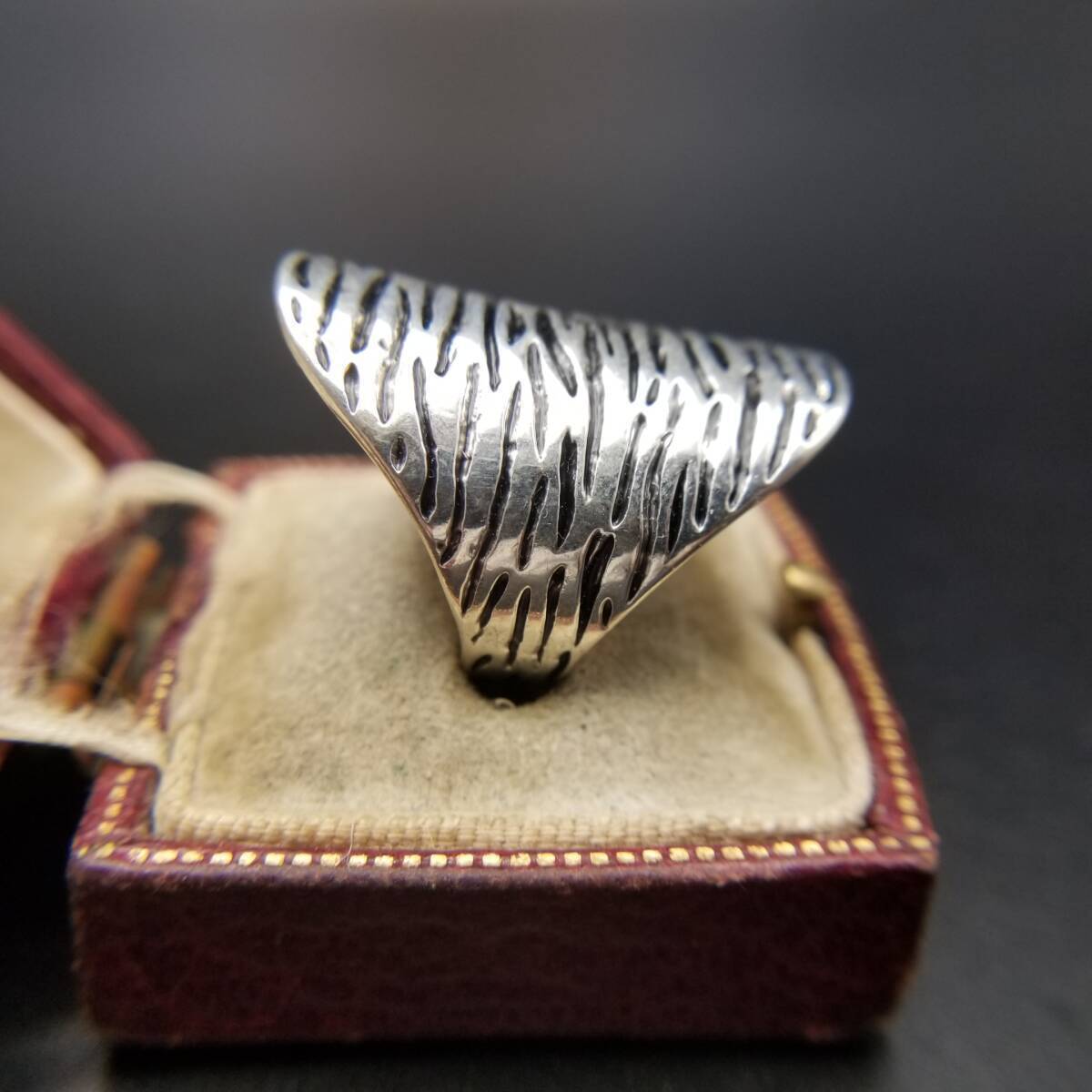 Zebra Pattern Shield Vintage Ring Silver Tone Big… - image 3