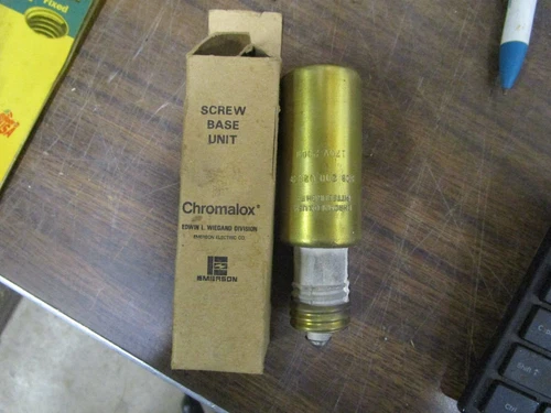 NOS Chromalox SBC 200 120V 200W Screw Base Heating Unit SBC200
