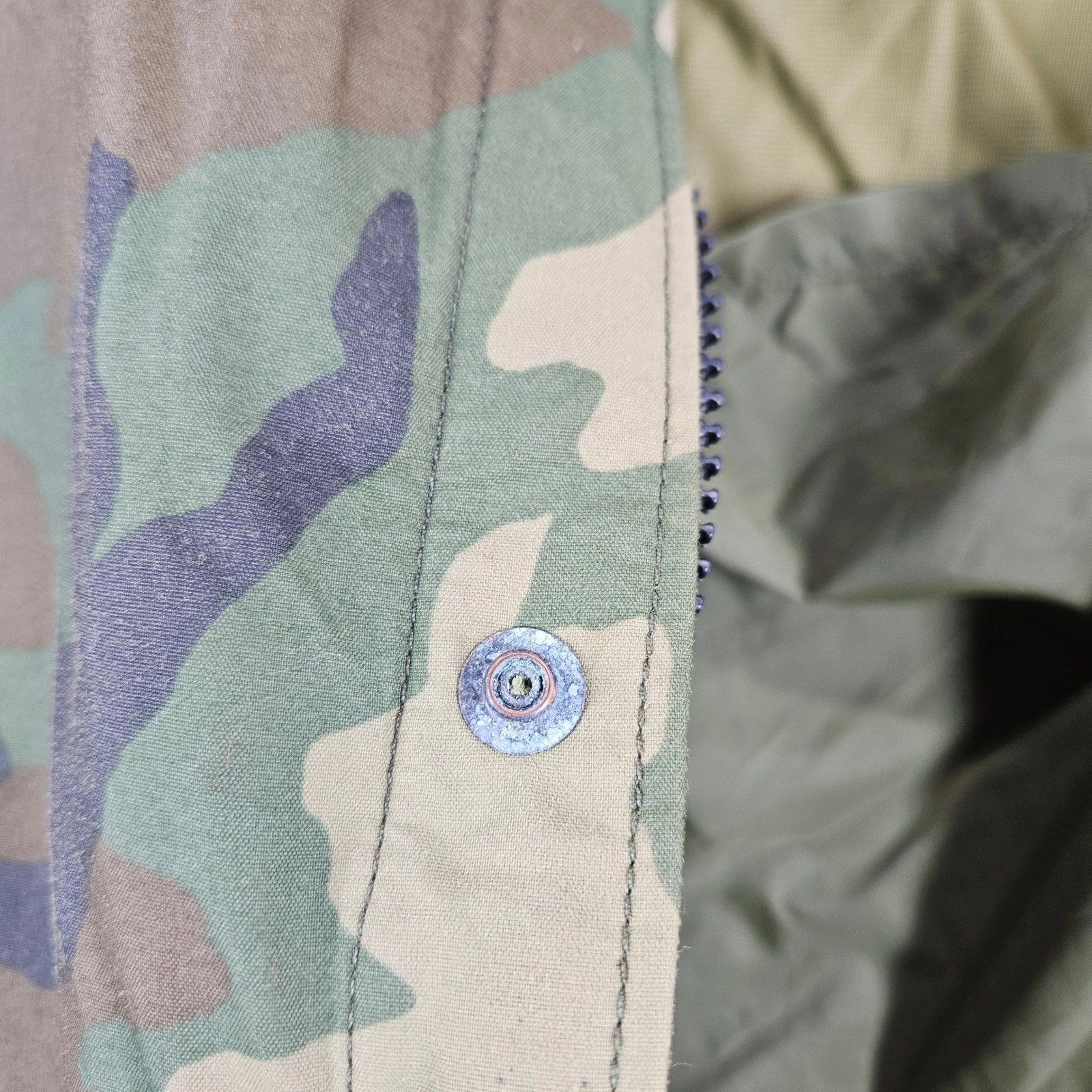 US Military Extended Cold Weather Parka Mens XL Hooded Camo Woodland Jacket - product detail image 15