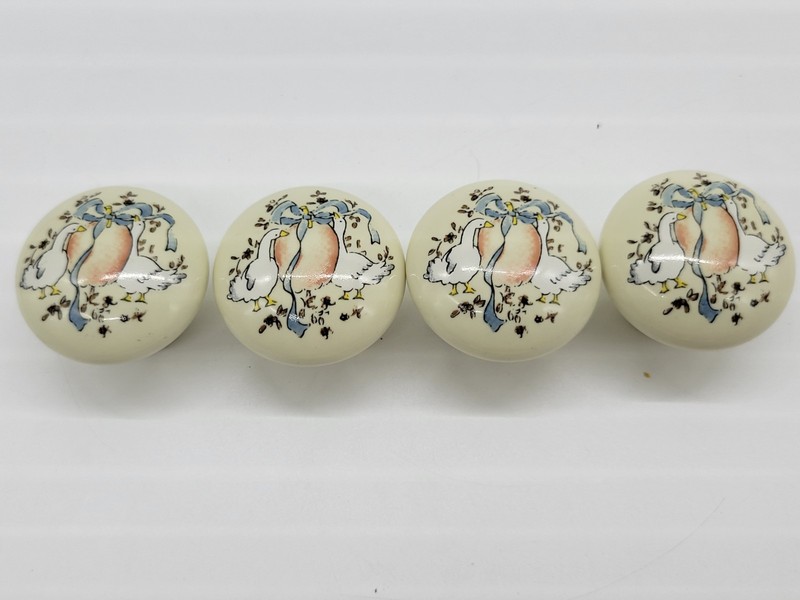 Vintage Belwith Marmalade Geese Round Cabinet Knobs Lot Of 4