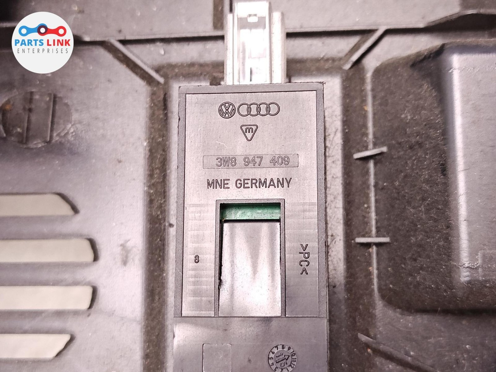 Bentley Bentayga 2016-2020 LEFT+LOWER Kick panel