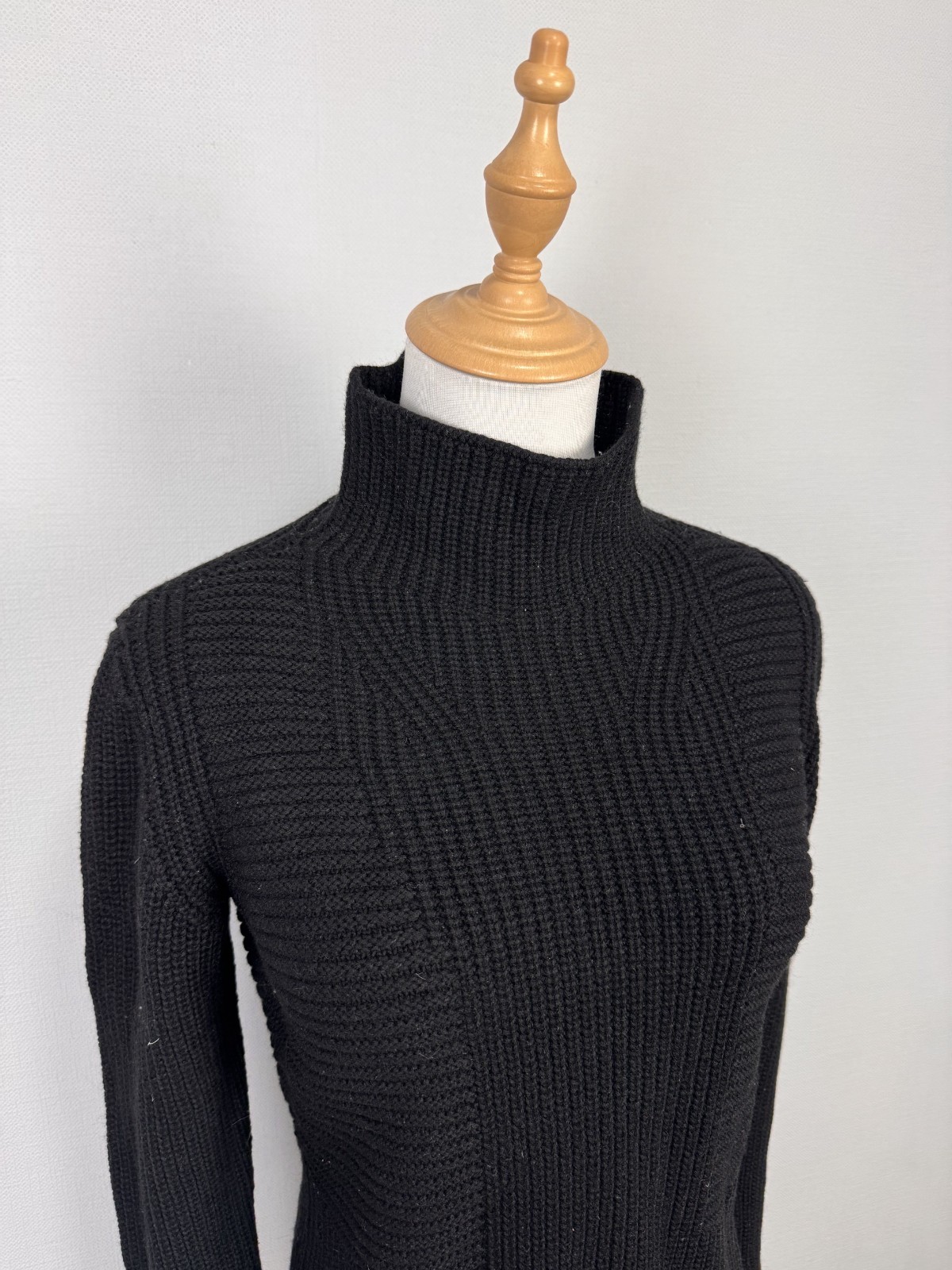 ESCADA Black 100% Virgin Wool Solid High Neck Kni… - image 6