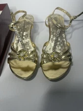 Women’s Gold Size 10 Rhinestone delicacy heels sandals straps