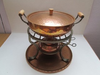VEB Kunstschmiede Neuruppin Emil Funk Fonduetopf Stövchen Brenner Tablett Kupfer
