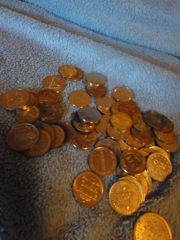 miscellaneous lot 13 car wash tokens
