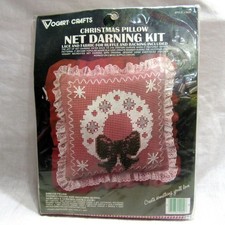 Christmas Wreath Pillow Net Darning Art Kit Vogart Crafts Style 2942 New Sealed