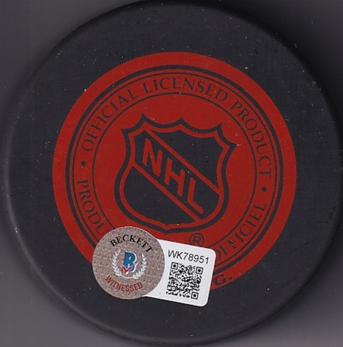 BECKETT CHRIS CHELIOS "HOF 2013" SIGNED DETROIT RED WINGS LICENSED LOGO PUCK 951 - Picture 2 of 3