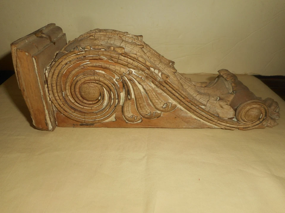 Antique CORBEL Hand Carved Wooden Oak Leaf Wood Scroll Work Shelf Bracket - Image 4 of 4