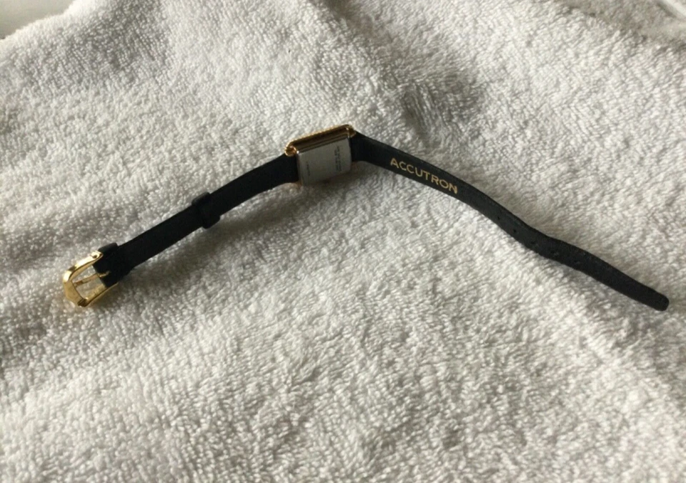 Vintage Accutron Diamond Ladies Watch, Gold Tone, Satin Like Band, New Battery - Image 4 of 4