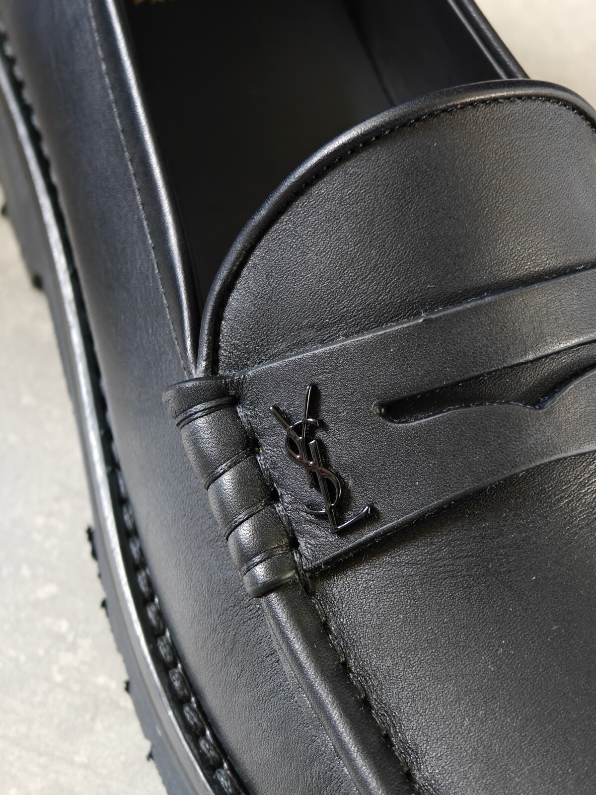 SAINT LAURENT Scarpe mocassini Saint Lauren Le Penny in pelle nera prezzo consigliato £ 730 17500 GB