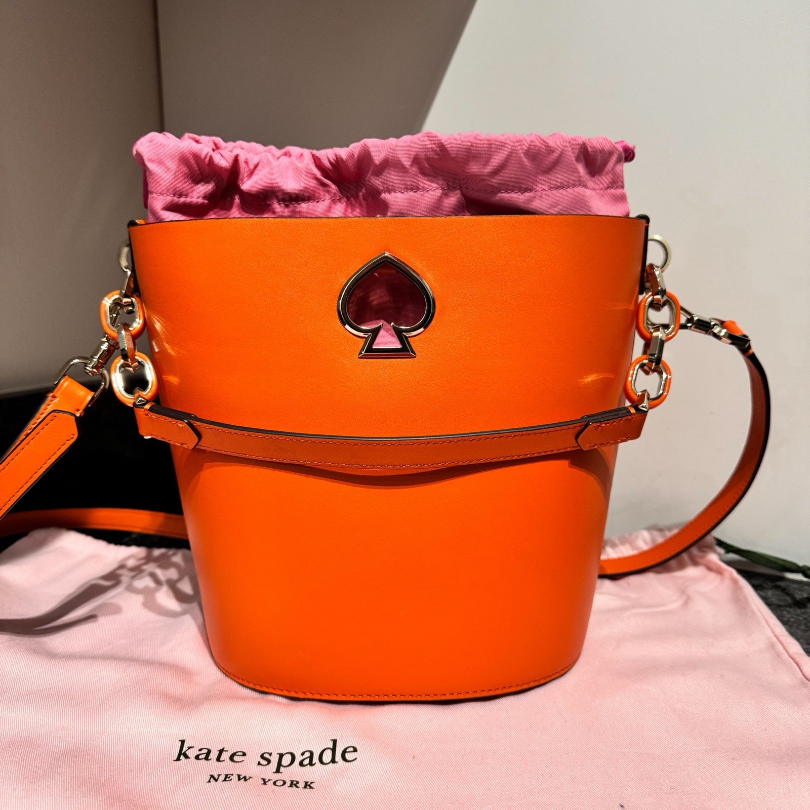 Kate Spade New York Suzy Small Leather Bucket Bag Crossbody Shoulder Orange