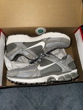 Nike Air Zoom Vomero 5 Dark Stucco Size 11 Men's