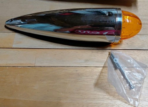 United Pacific 17 LED Watermelon Truck Cab Light Die Cast House 38511 Peterbilt