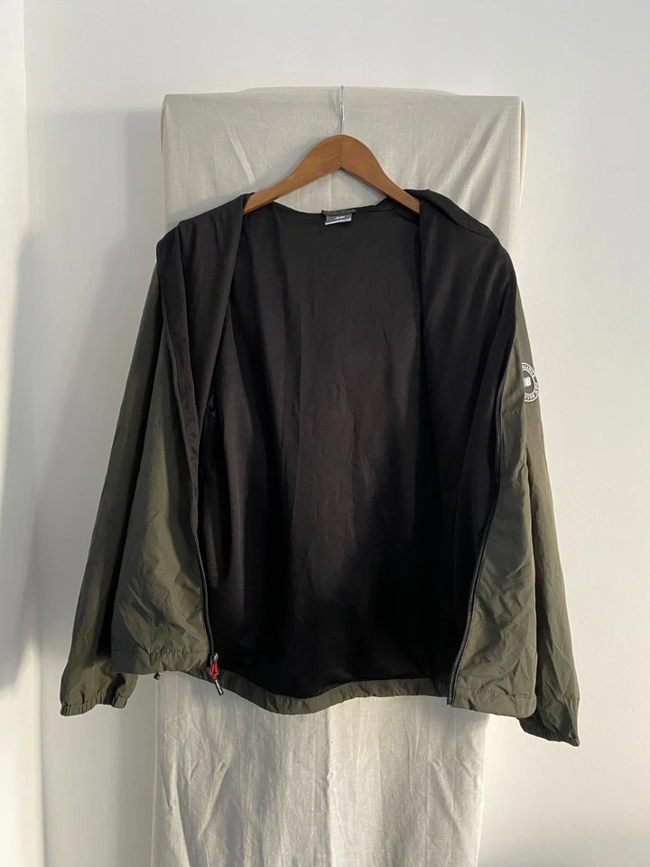 NEW BALANCE Khaki Hooded Windbreaker Jacket Size M - Image 4 of 4