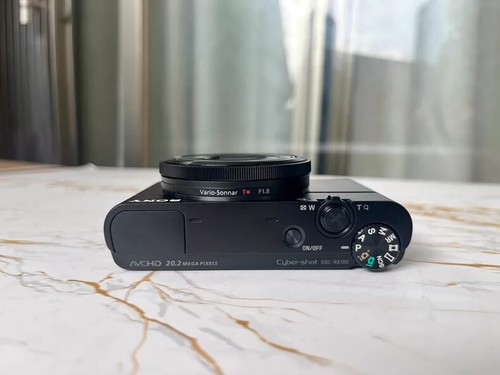 SONY Cyber-Shot DSC-RX100 20.2 MP Digital Camera Zeiss 28-100mm F1.8-4.9 lens - Picture 8 of 8