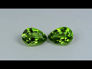 4,57 kt WUNDERSCHÖNES NATÜRLICHES PERIDOT-PAAR LOSE EDELSTEINE IN BIRNENFORM - Video 1 von 1