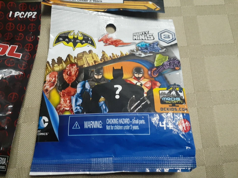 Lote de juguetes coleccionables Marvel, Spiderman, Batman, Deadpool, Avengers. Funko, Mattel Foto 3 de 4